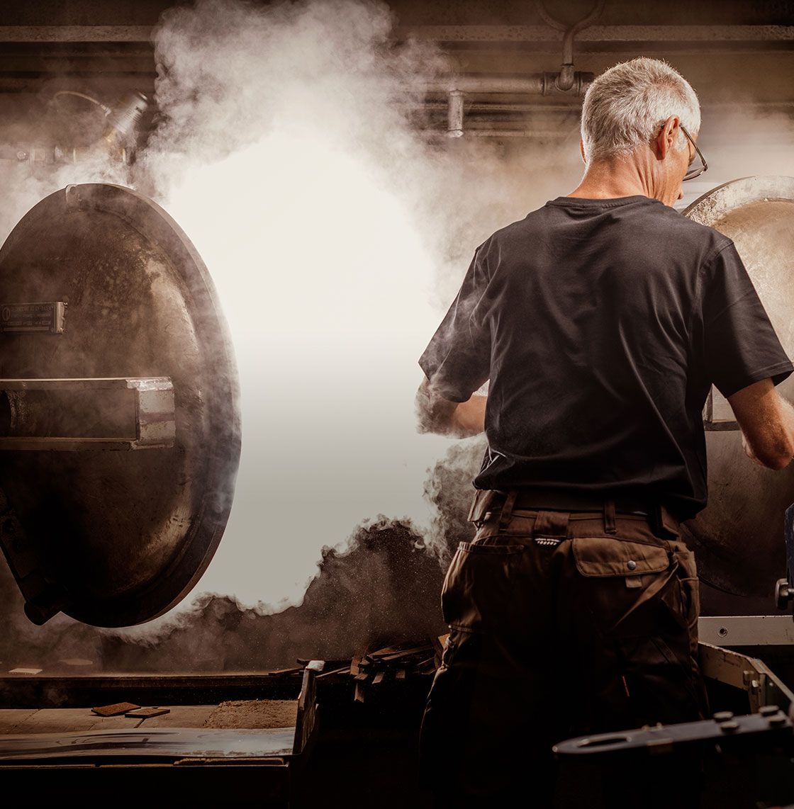 STEAM BENDING WOOD. AT THE ‘HELLE NACHT’ EVENT